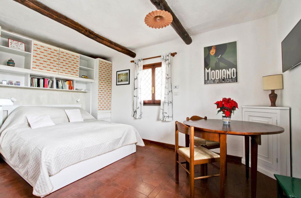 Apartment In The Clouds Over Trastevere, Penthouse *